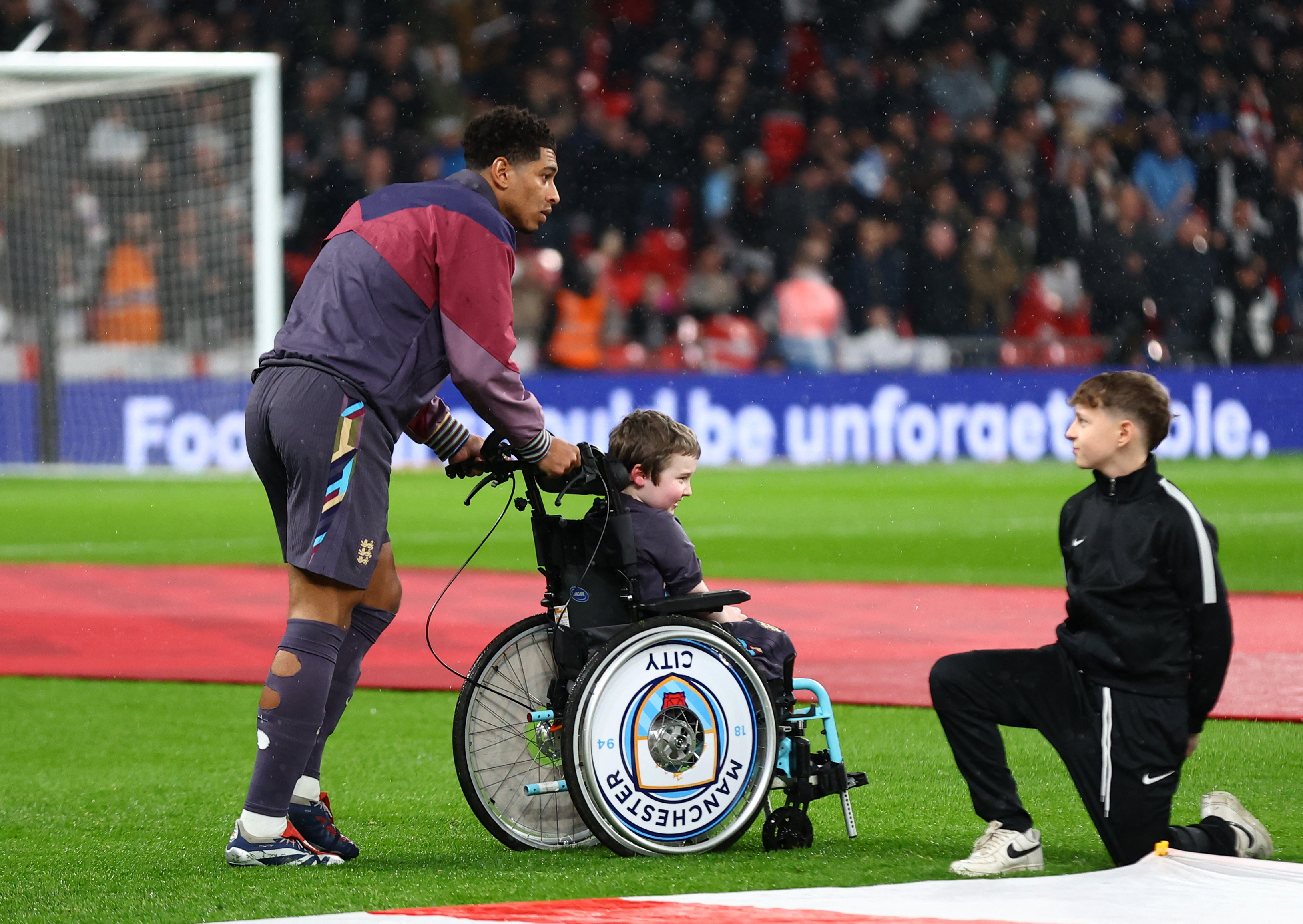 Jude Bellingham shared a touching moment with an England mascot before kick-off