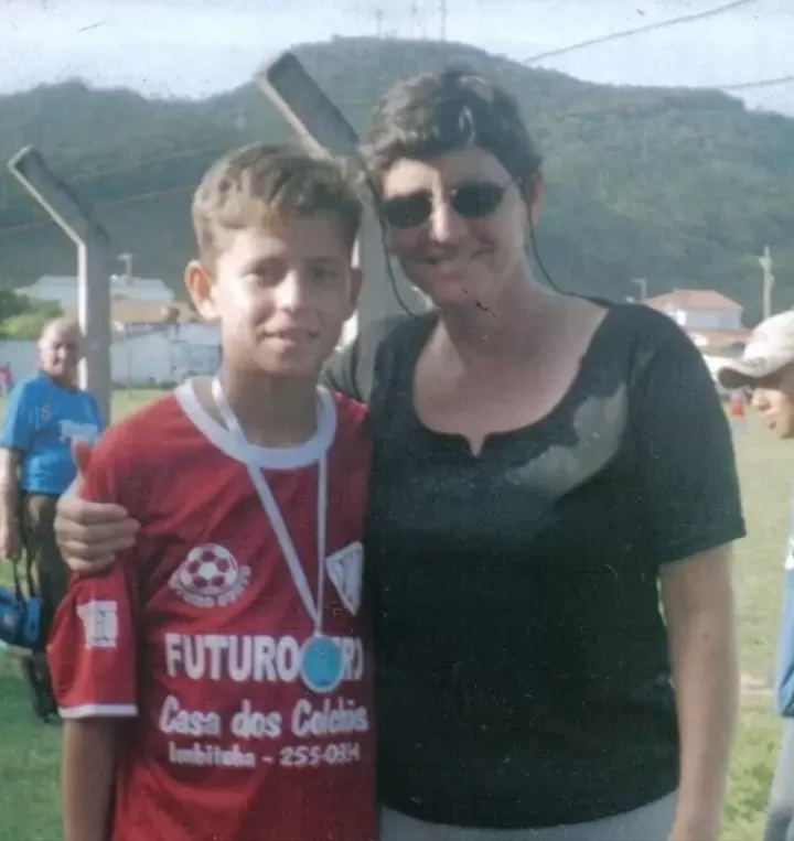 Jorginho's mum taught him to play on Brazil beach before life with monks| All Football