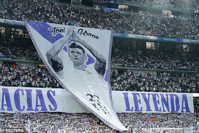 A huge tifo was erected in the stands at the Santiago Bernabeu reading the words 'thank you legend'