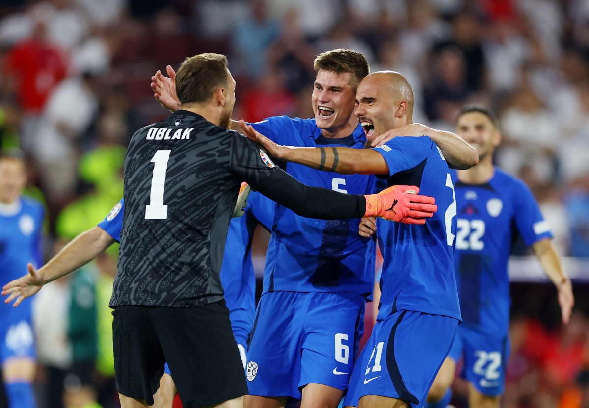 Euro 2024 results Saka lost his match, Slovenian national team photo 2